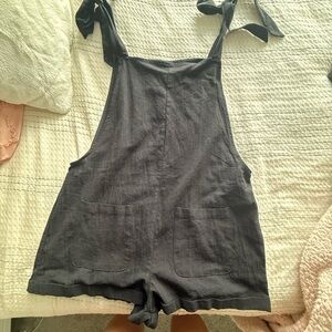 SHEIN Black Sleeveless Romper